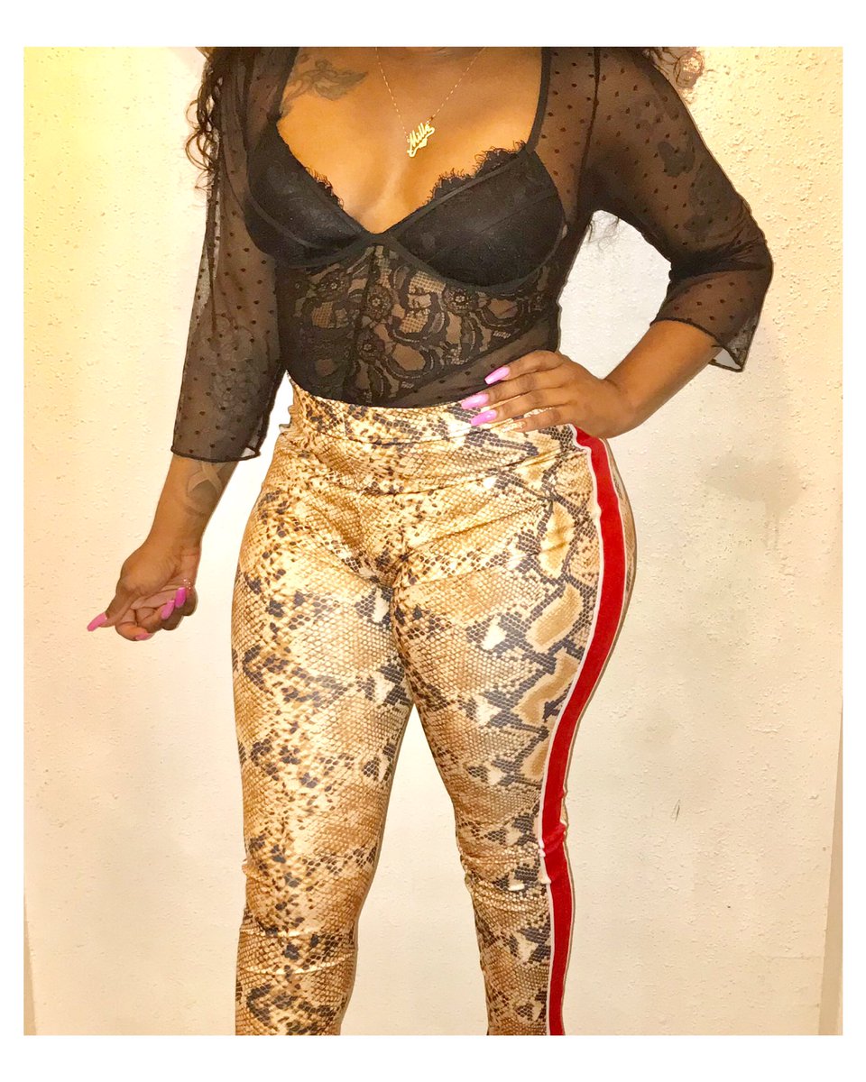 LilBootyCutie's tweet photo. Hey ladies take some time to follow our boutique on Instagram &amp; Facebook @Lusciouslylavishboutique 💞 Carrying trendy ,cute &amp; sexy styles for our beautiful ladies ranging from sizes S-2XL . * Ⓢⓗⓐⓡⓔ* https://t.co/4ONZIsWRBQ