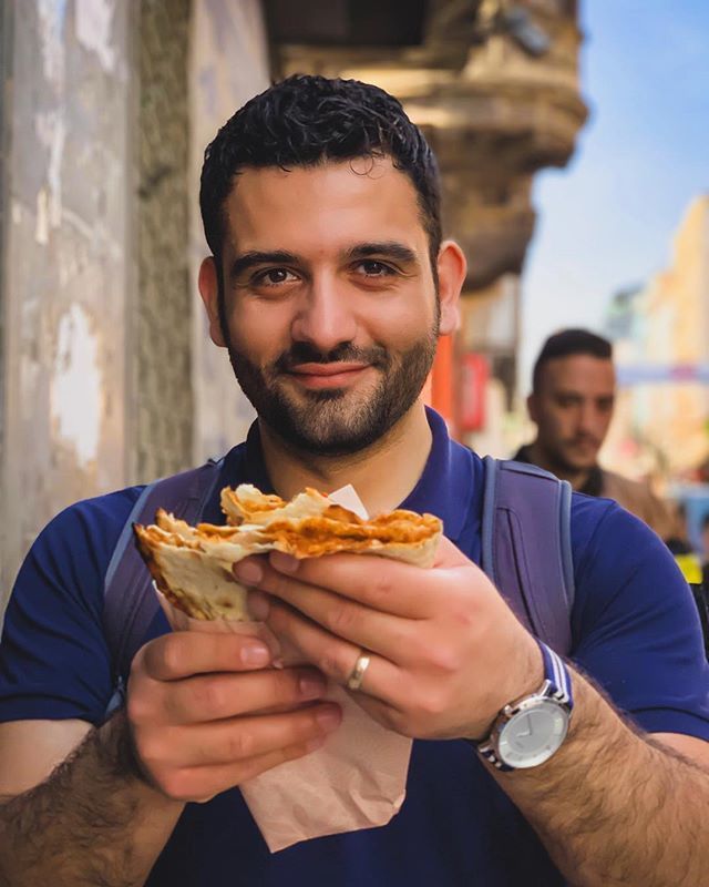 FabMeetsWorld_'s tweet photo. Turkish Pide - a delicious flatbread with minced meat and/or cheese, baked in a stone baked oven. Pide is basically the Turkish version of a pizza and it's so damn good 🤤 Have you tried it before?
•
Visit a small side street bakery in Istanbul and yo… https://t.co/HDPrAXBKZ2 https://t.co/iFd1xDfhES