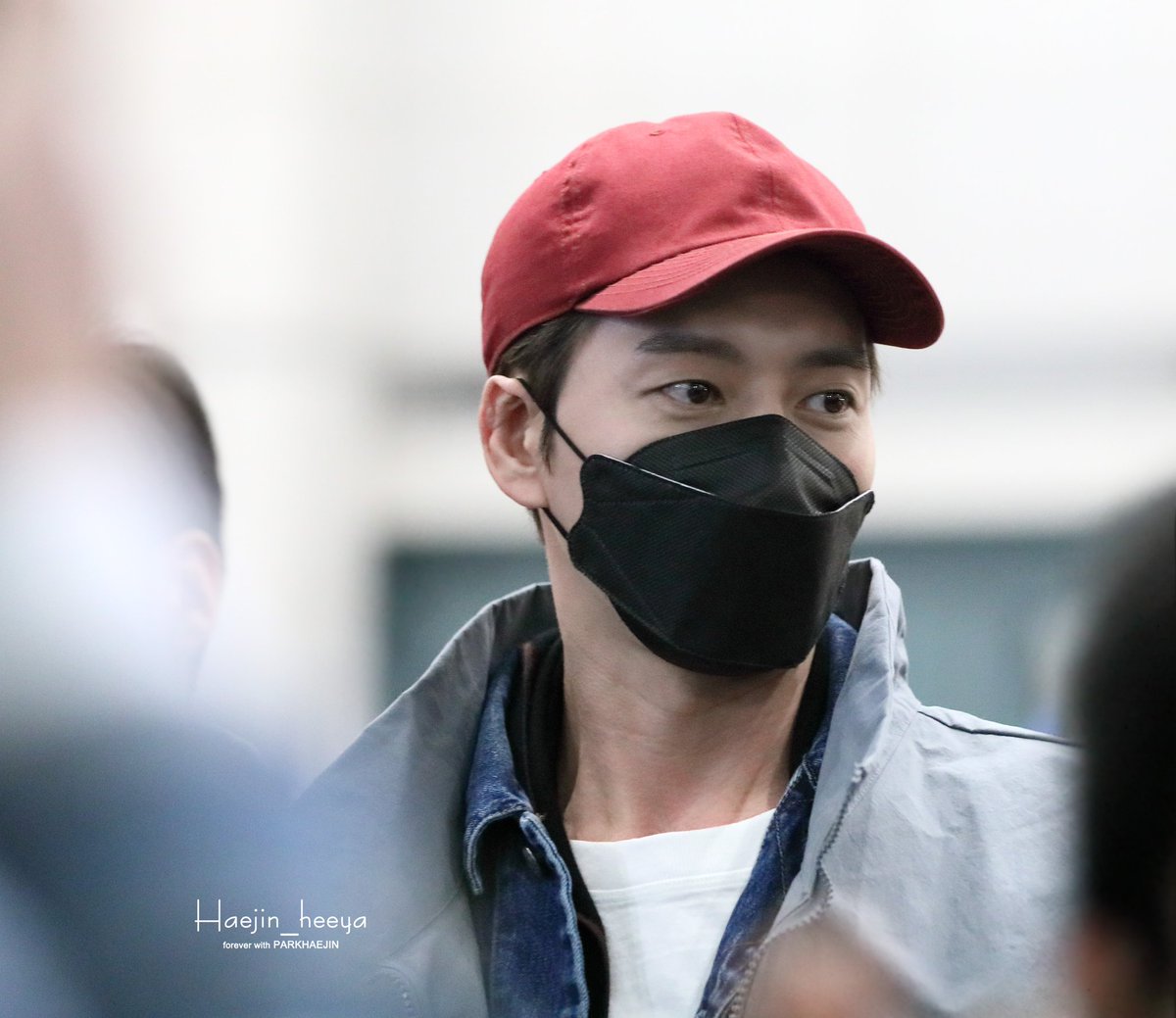 haejinheeya's tweet photo. 190324 인천공항 입국
#박해진 #parkhaejin #朴海镇 #พัคแฮจิน #ปาร์คแฮจิน #パクヘジン https://t.co/dLTetMpI3a