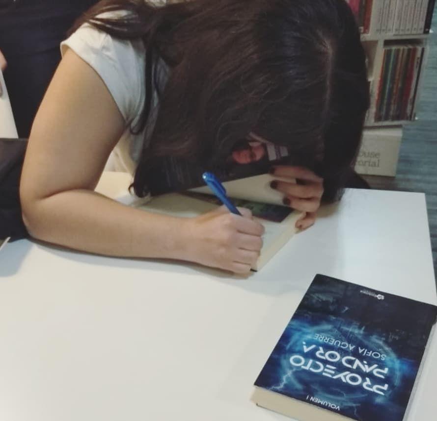 @peekabookuy <a href="/Descubri_Libros/">Descubrí Libros</a> <a href="/clubdelecturauy/">Clubdelectura.uy</a> <a href="/EscarlataEd/">Escarlata Ediciones</a> ♥