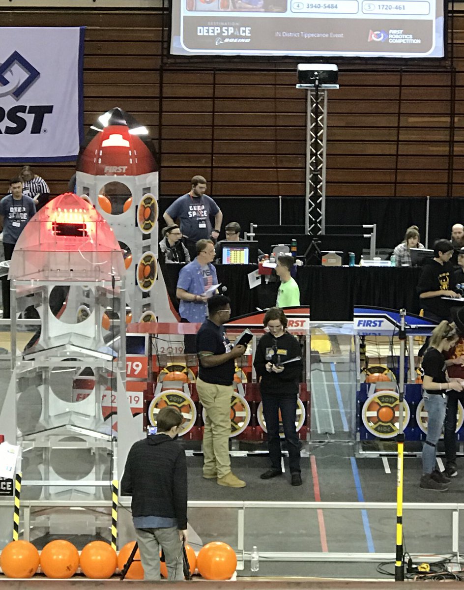 FRC_Team_4926's tweet photo. Great day for GalacTech at the Tippecanoe District Event. First time Alliance captains in the #7 seed and an entrepreneurship award! Thank you to our alliance partners @robodevil1018 @FRC5010 it was great to space out with you! #OMGRobots #DESTINATIONDEEPSPACE #IndianaFIRST https://t.co/WrdA22BecB
