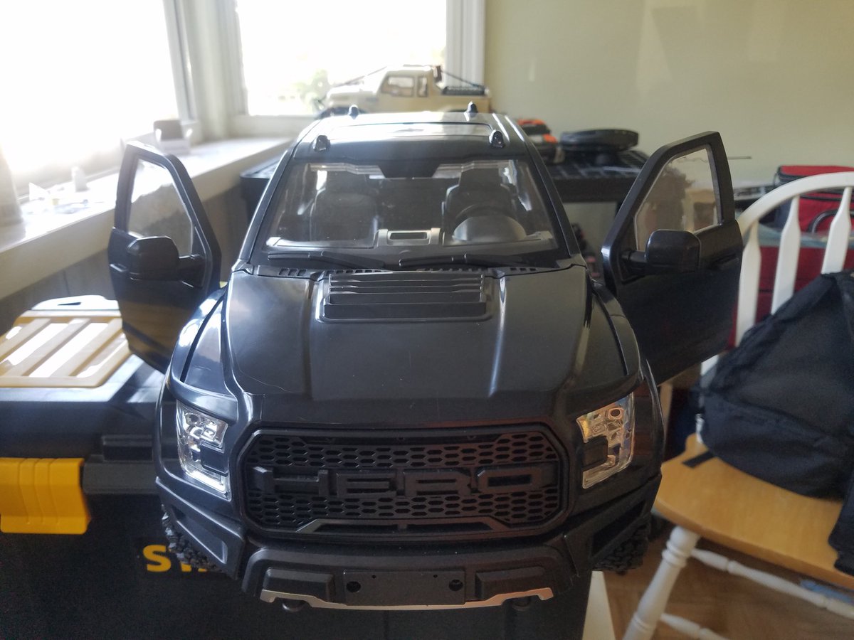 RandomGaming86's tweet photo. So I'm back after a great weekend! ParkerFest was freaking awesome and to top it off I won a brand new rig!!! Thank you to everyone on the @RECONG6 crew and @rrwkrawlzone for another memorable event! One I will absolutely never forget 😀
#rc4wd #ReconG6 #TINYTRUCKS #RCADVENTURES https://t.co/rWqL7IJ2ag