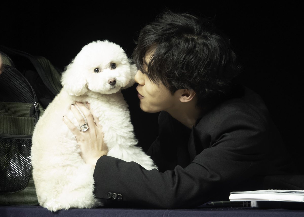 cjtsns741526's tweet photo. 180316 #방용국 #BangYongguk 
퓨리랑 찍은것도 똭 https://t.co/6bzKt860Ui
