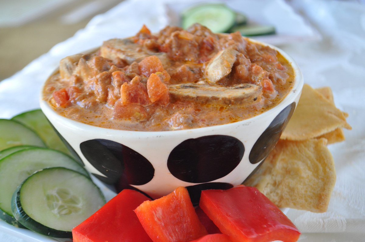 hollyclegg's tweet photo. What's on your menu for #marchmadness? My 4-ingredient Burger Dip is a slam dunk recipe everyone raves about! https://t.co/mfFaEw3r1X #marchmadnessrecipes #easydips https://t.co/xop1KjWCMi