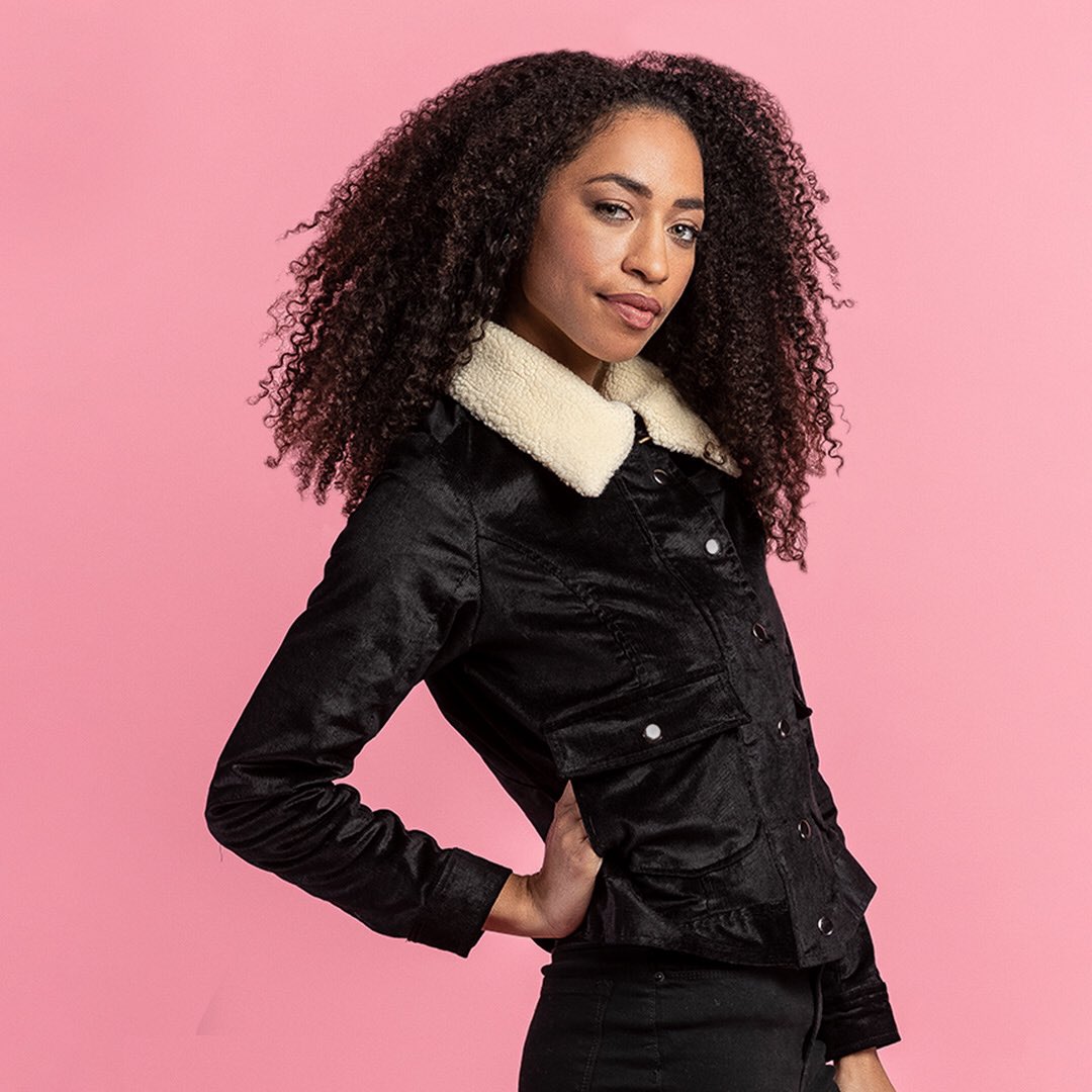 VeganScene's tweet photo. The Eastwind Jacket from the @LegendsAndVibes Kickstarter collection. This limited edition #vegan trucker jacket features *five* pockets and detachable faux shearling collar.

Pre-order @Kickstarter:
https://t.co/iQYa107hub 

#VeganFashionIsTheFuture https://t.co/bmSyaeJX9D