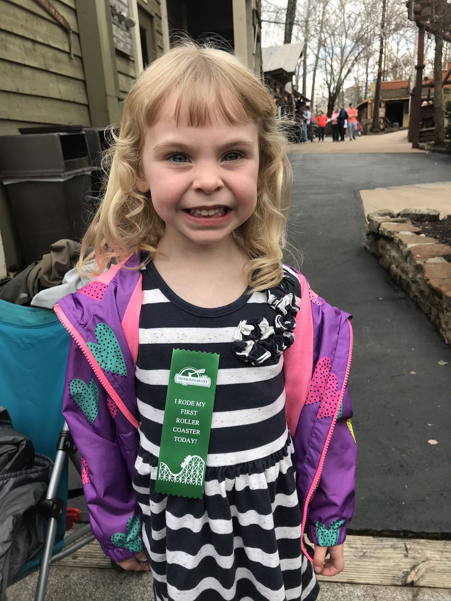 BradThomasMO's tweet photo. #SilverDollarCity #FirstRollerCoaster days are BIG days!  Ms E looks excited AND soooo proud! https://t.co/gYzIUtEPu0