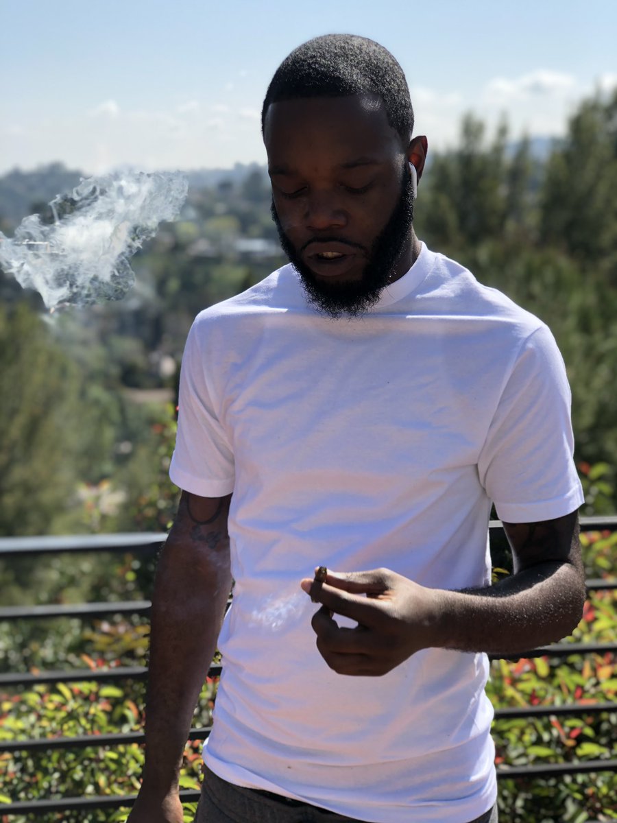 1JustPaid's tweet photo. Country Ass Nigga In The Hills🌴☀️🙏🏾 https://t.co/nLTuDXSzPE