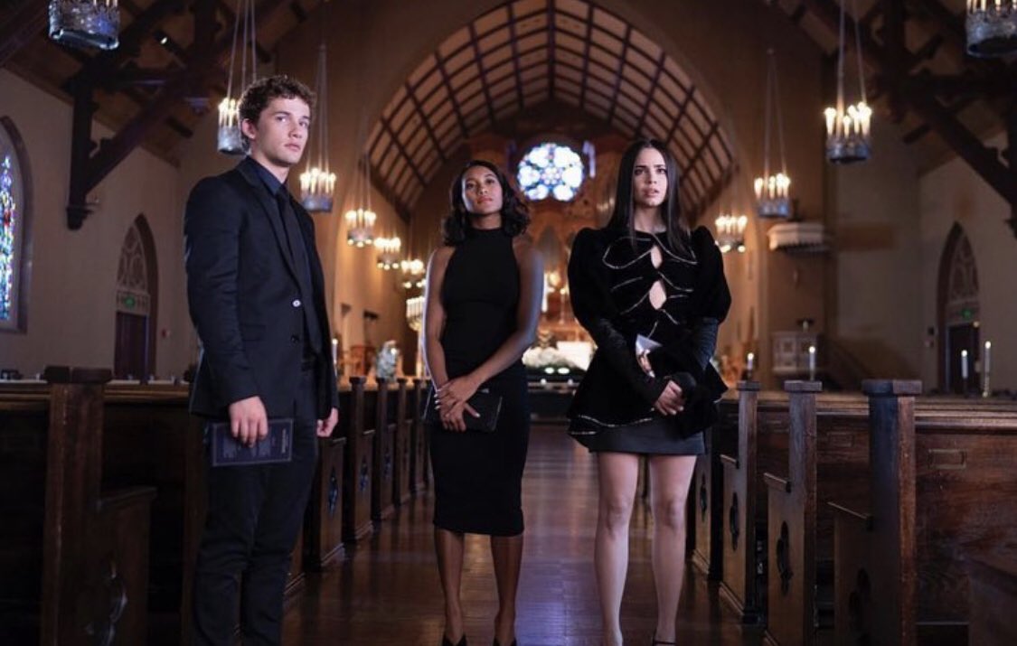 prettyliarsclue's tweet photo. You can’t turn back the hands of time.... #PLL #PLLThePerfectionist https://t.co/aFZX9qGvPz
