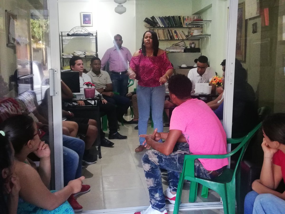 frankmedina01's tweet photo. Hoy dejamos juramentado el movimiento "Millennials por El CAMBIO",un equipo de jóvenes de mi primer Voto que se integraron a trabajar para que Luis Abinader sea el próximo presidente. #ElCambioVa #JLAP2020 @JLAP2020 @ktaverasd @RobertoFulcar @carlosmendieta @RevModerna https://t.co/PDpdm4pQHq