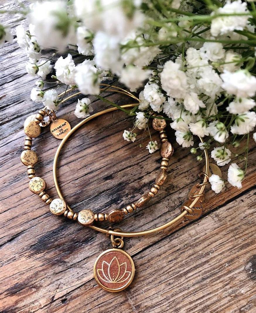 alexandani's tweet photo. Wear the Lotus to uncover your spiritual path. Shop now > https://t.co/CsxJ65VLDj ✨ #DesignedToConnectYou #ALEXANDANI #sundaythoughts #lotus 

[ 📸via ig: alexandani_charleston ] https://t.co/fM5ewBt5Jt