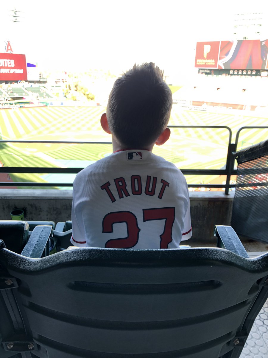 tealestate_nj's tweet photo. Waiting IMPATIENTLY for Uncle Mike. @MikeTrout @JessTara #futureAngel https://t.co/6f9GA2pmIj