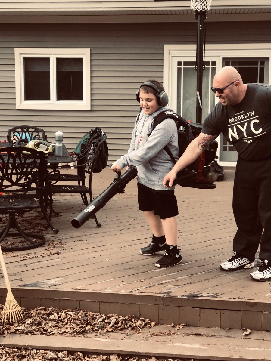 MrColli1's tweet photo. Colli Men - getting it done.
#Colli_Strong💪🏻😊💪🏻
#always_grinding
#Not_afraid_of_Hard_work https://t.co/1tCr9Krnsd