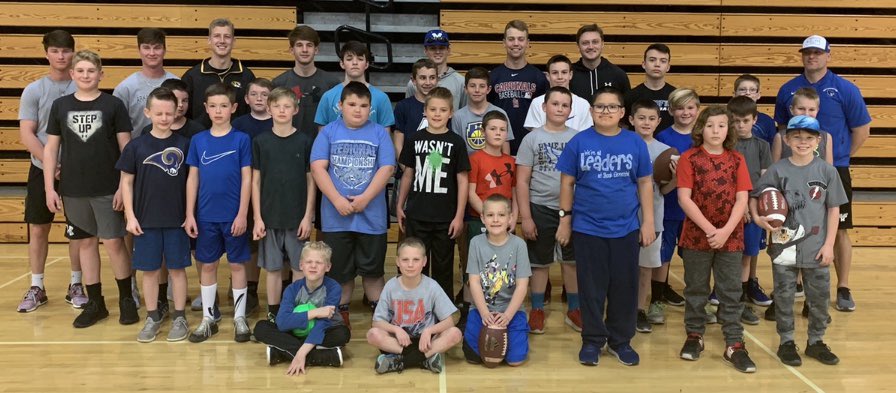 BrockUtecht's tweet photo. Senior Project football camp was a blast today! Thanks to my mentor @MJAYSFOOTBALL and all those who helped out @BAA_XV @GardnerTruett @BlakeA2525 @brennanespy12 @B_Espy01 &amp;Bryant https://t.co/Ciu4XWcHKU