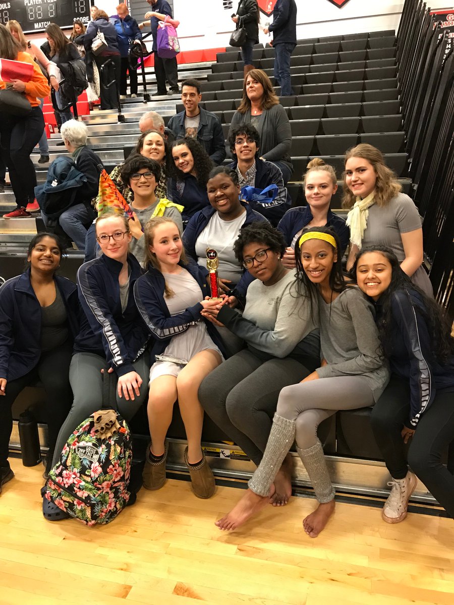 MsS_FTPSchools's tweet photo. FHS Winterguard loved being part of Franklin's Finest! Congratulations to all the members for a fantastic performance and 3rd place finish at their competition Saturday afternoon. https://t.co/kn5BorKnub