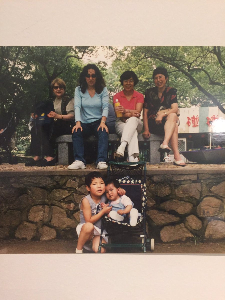 saracourdless's tweet photo. I need to find the girl beside me (i’m the one in the trolley). Now she’s probably 21-23 y/o. I don’t know her name and this is the only pic i’ve got. If you recognise yourself in it, please, contact me. Rt to spread 🙏 https://t.co/YCjaURFAeS