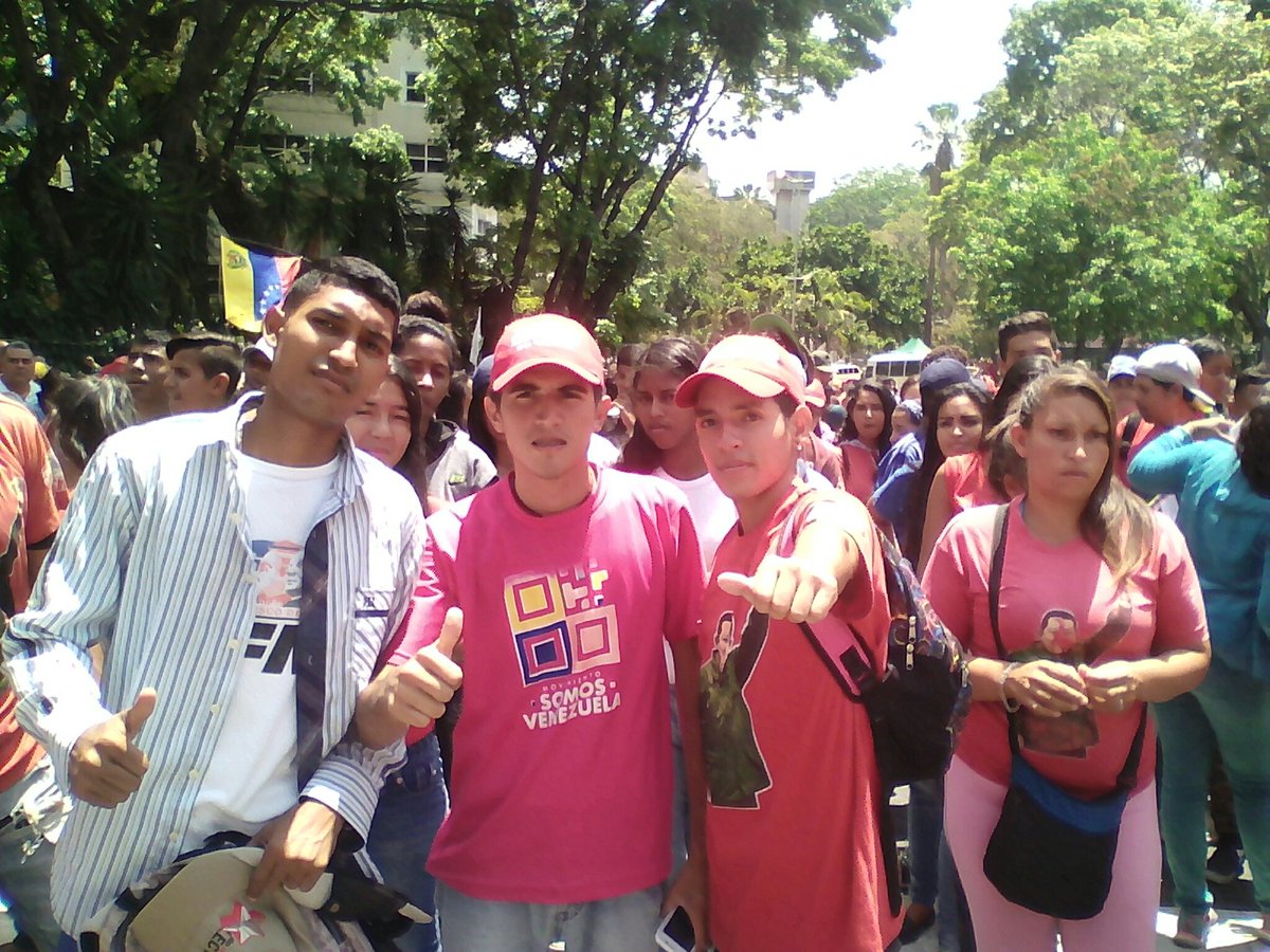 FFMPazCastillo's tweet photo. Presidente Nicolas Maduro Estamos contigo.💪💪💪 https://t.co/3WJEsSkMHs