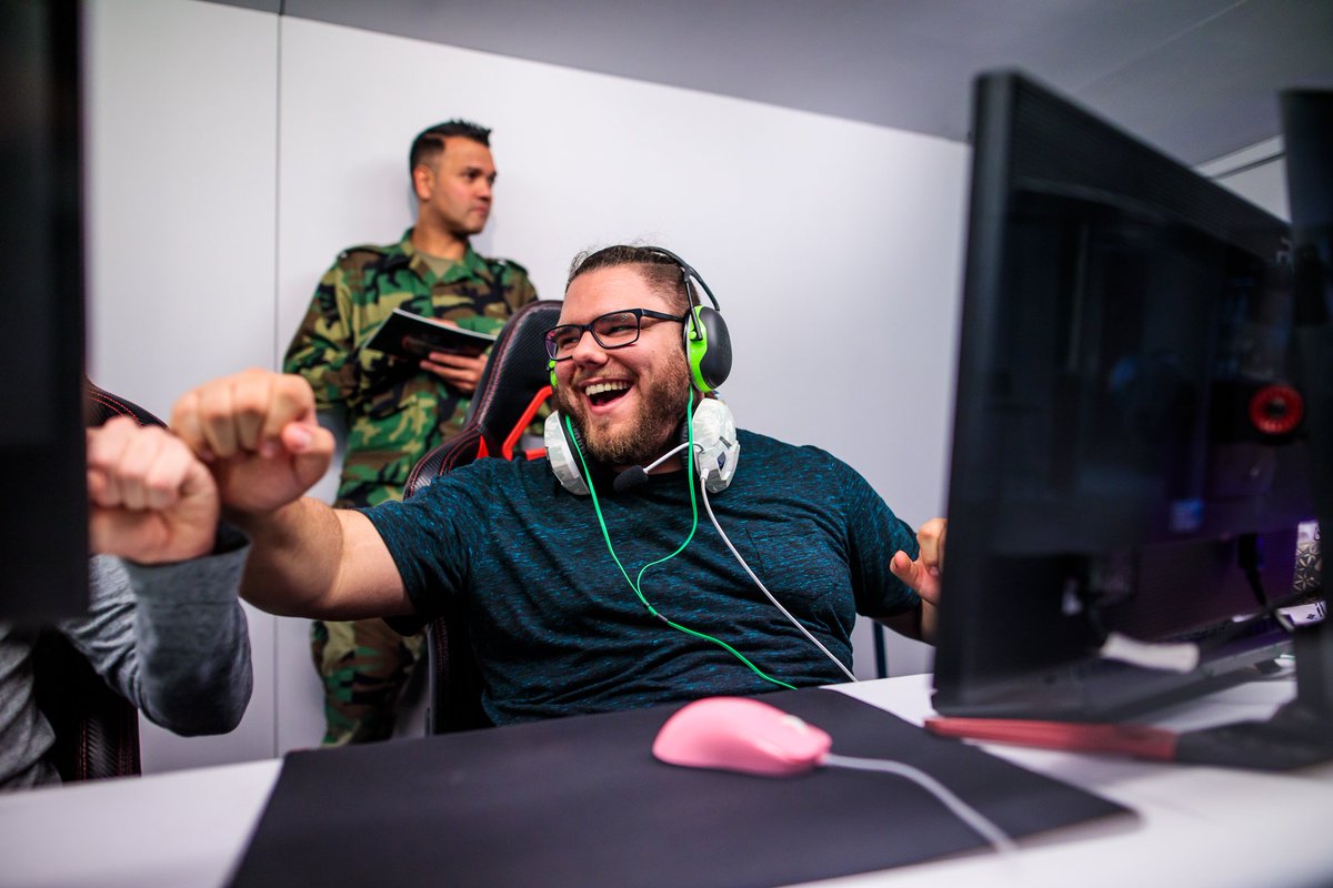 youransk's tweet photo. All smiles at the first @MD_Masters comp day last week! https://t.co/MozVpmGior