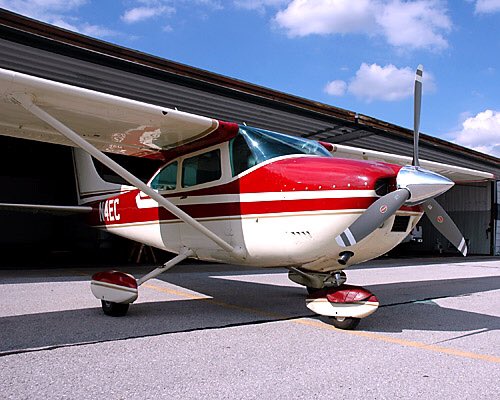 Phantom5Flying's tweet photo. Getting excited to have a Fresh Overhaul on the @pponk engine & @HartzellProp Propeller completed for #N4EC #KSUS #flyingclubs #springflying https://t.co/gT03bQaeuf https://t.co/QimQUhyesH