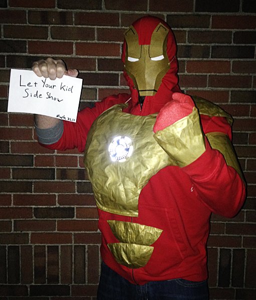 vanderspawn's tweet photo. @collectsideshow Cobbled Cosplay Contest #IronManCosplay  #LetYourKidSideshow Iron Man Mark 42 https://t.co/rEqA5Cn5dH