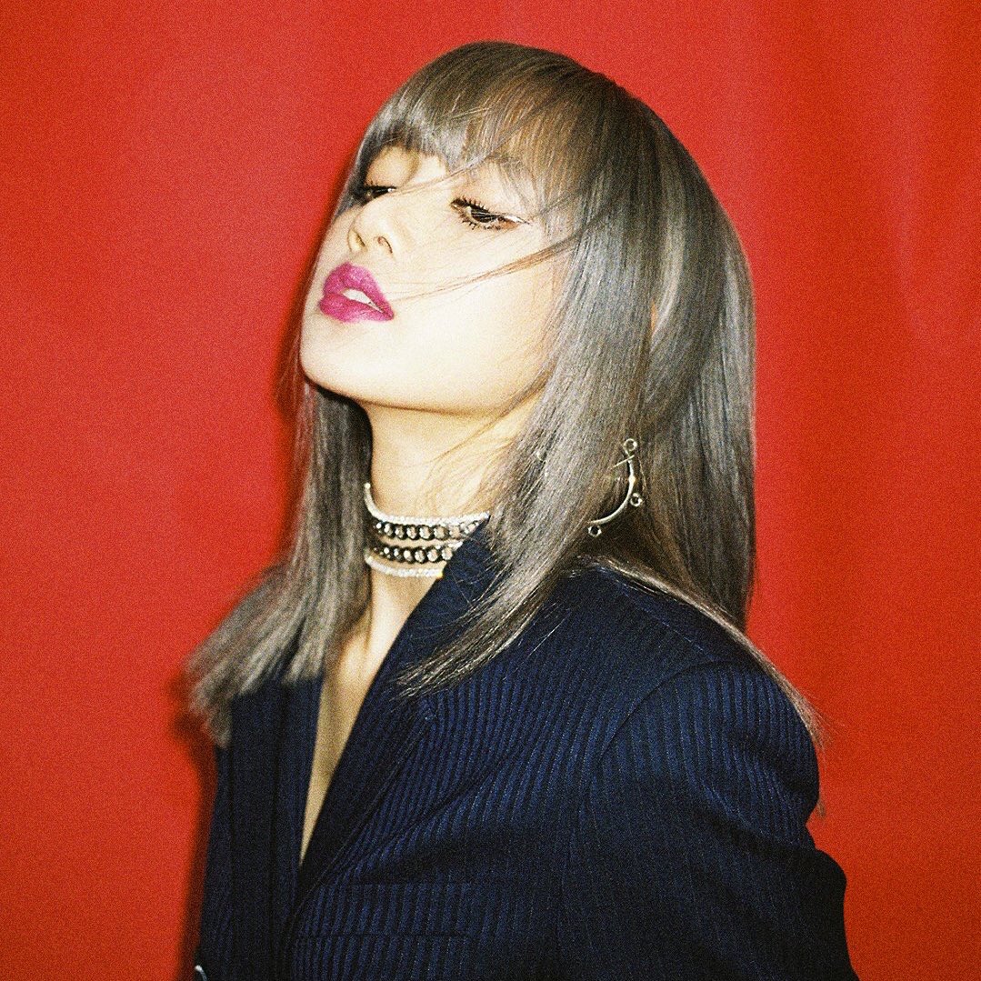 On Twitter Short Silver Hair Lisa In A Suit Whew Whistle Lisa