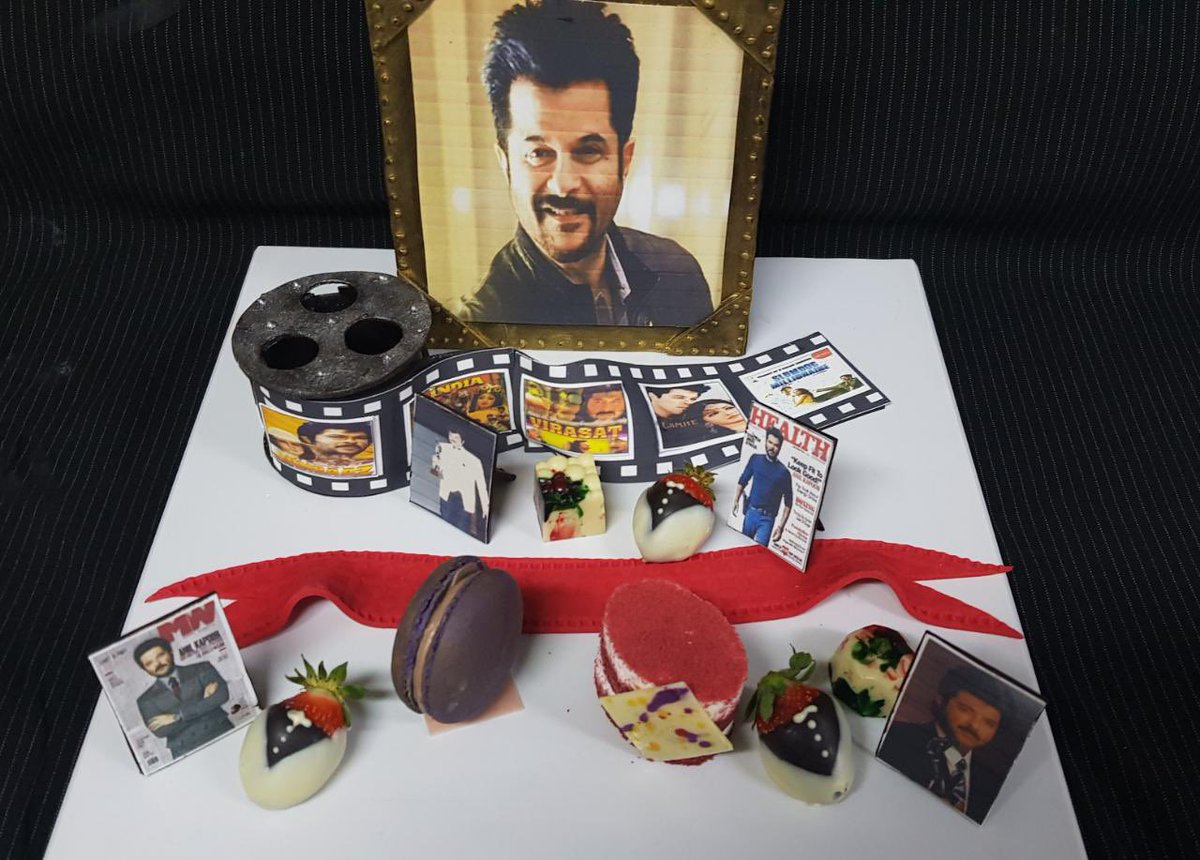 HyattRegencyAhm's tweet photo. Look who made our weekend delightful with their presence at Hyatt Regency Ashram Road!
The very dapper @anilskapoor striking a pose at the luxurious Regency Club Lounge during his recent stay.
#HyattRegencyAhmedabad #AnilKapoor #Bollywood #InHyattWorld #HyattRegency #HyattHotels https://t.co/c14pcVAOsc