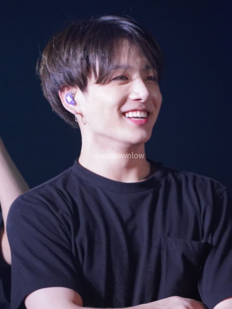 kookibooo's tweet photo. Prenez soin de jungkook s’il vous plaît big hit 🙏🏻 ce ptit ange à vraiment besoin de repos je veux pas qu’il mette ça santé en danger
#RestYourself https://t.co/wd2DB4kOwz