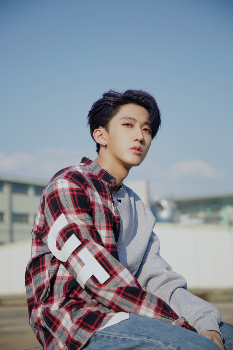 Stray Kids(스트레이 키즈) 1st Anniversary with STAY
Special Gift #2

#StrayKids #스트레이키즈
#Clé1_MIROH #MIROH
#YouMakeStrayKidsStay
#StrayKids1stAnniversary