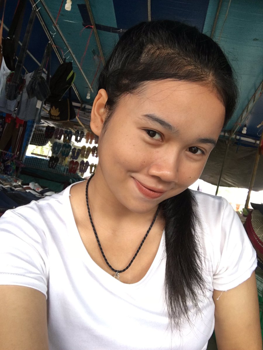 Chanthip13's tweet image. อยู่ในที่ของคนอื่น อยู่บ้านคนอื่น ใครบ้างมีความสุขเชิดหน้าชูตามั่นหน้าว่าตัวเองอยู่บนกองเงินกองทองไม่ใช่เลยนะ ลับหลังเค้าก็นินทามึงเหมือนกันนินทากู อย่ามั่นหน้ามันทุเรส คิดได้แล้ว คิดเยอะๆ อายุน้อยรึมากคนมันคิดไม่ได้ก็ไม่ได้อยู่ล้ะ บ้านไม่ได้รวย แล้วอีกอย่างบ้านคนอื่น