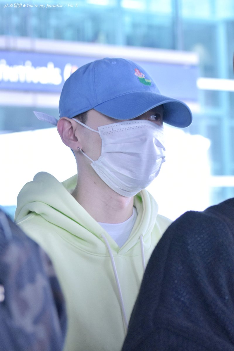 Dalpeet_4E's tweet photo. #은혁 #이혁재 
190325 인천공항 입국
뭘듣고 웃엇어요~~???눈도 동글돌글해서 너무 키여웤ㅋㅋㅋㅋㅋ 푹쉬세용^^ https://t.co/0HY1jRTGUt