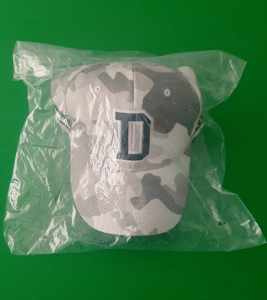 FREE #KBO BASEBALL CAP

In Korea I was given this Doosan Bears hat by pitcher <a href="/Frankoff43/">Seth Frankoff</a>! 

The whole purpose of this trip is to spread interest in baseball so I want to pass this on &amp; can post globally.

Just follow &amp; RT! I will post on WED.