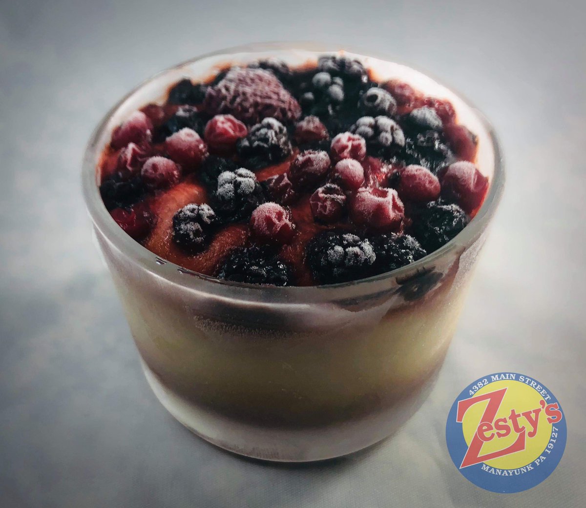 Cuddle up with our warm #homemade creme brûlée with berries and a cup of Greek coffee. bit.ly/2O4OXEv #eaterphilly #dessert #manayunk #philly