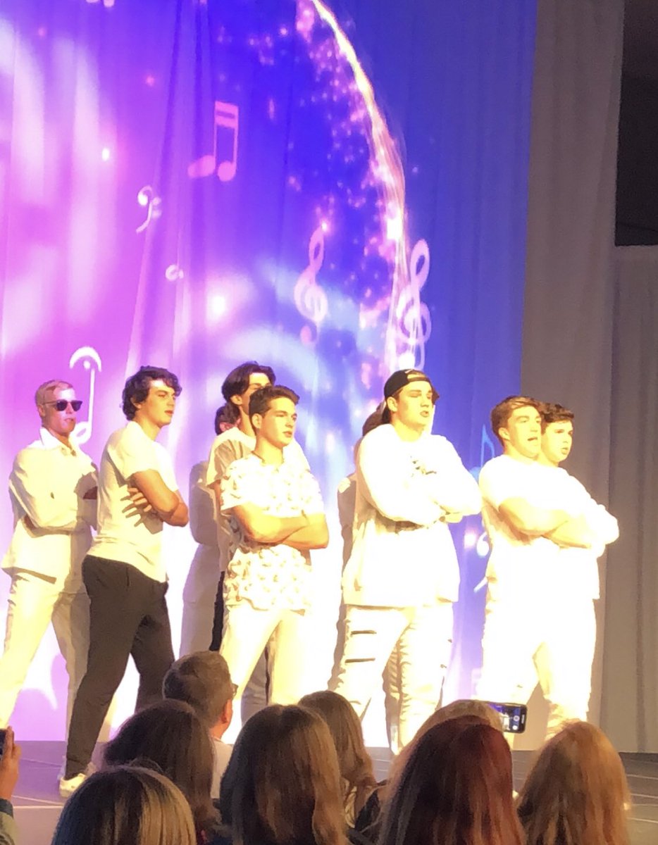 SpringerTina's tweet photo. Proud of our Dragon Football boys for strutting the runway at the #NCLFest!  Moves on and off the field!  Great job!   @DillonJSpringer @ManeroJohn  @Shoupp_  @matin_sam @AlexShockley66 @CarrollDragonFB https://t.co/MdNlqGVEEg