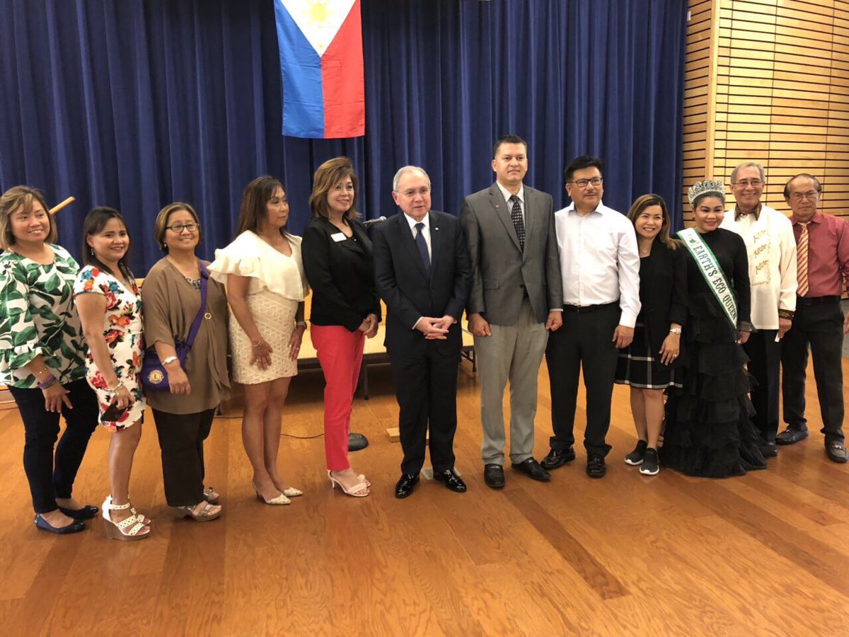 philippinesusa's tweet photo. In his speech at a well-attended gathering of #FilCom leaders in Phoenix, Amb Romualdez lauded d productive &amp; highly praised Pinoy immigrant community in #Arizona &amp; its contributions to strong PH-US ties. Thanks to the Council of Fil Orgs in AZ &amp; #LAPCG for organizing this event! https://t.co/nQvLhSfLyj