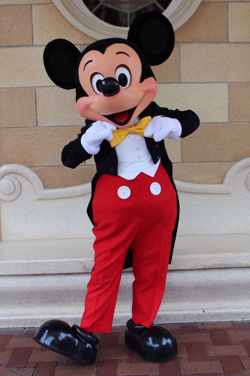 360DegreesofDis's tweet photo. It’s almost time to say a final farewell to #MickeyMouse and #MinnieMouse’s old look! Let’s start a trip down memory lane on #MainStreetUSA at #Disneyland ! #DLR #GoodbyeOldLook #MickeyandMinnie #ミッキーマウス #ミニーマウス https://t.co/QC5yZVN01B