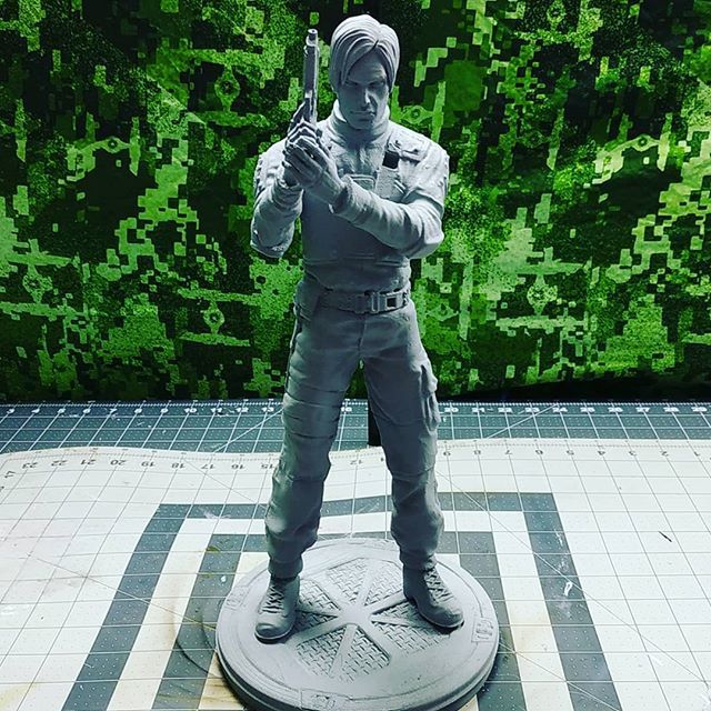 BarelyMaking1t's tweet photo. Sanded and Primed time to start painting Leon Kennedy .#residentevil2 #residentevil #leonkennedy #crealityender3 #creality #dikale #3dprinter #3dprinting https://t.co/Zl7MkSuNZk https://t.co/nOtWP8PJzD