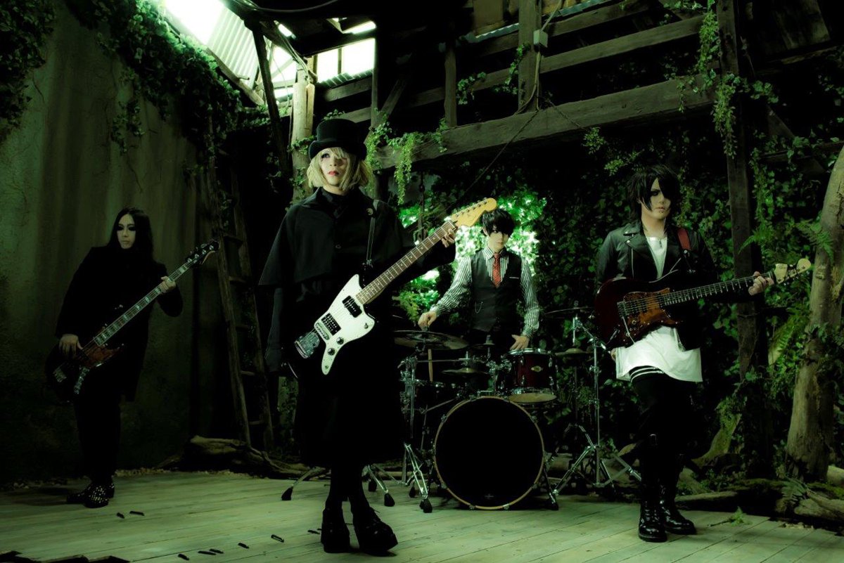 FAKESTAR_Japan's tweet photo. 9周年を迎えたumbrella、6月に新曲と東名阪ワンマンを発表
https://t.co/dbGL0lKwwT
#visulog #visualkei #vkei #vrock #umbrell https://t.co/uKz5LZ3Gli