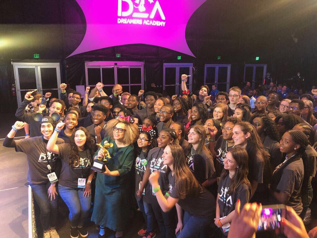 Essence's tweet photo. Spending time with Academy Award winning costume designer, @iamRuthECarter is one of the many reasons it pays to be a dreamer. #ddacademy https://t.co/4aWHPHGEOB