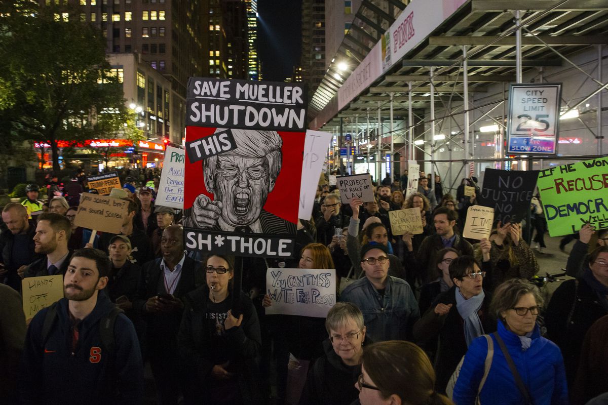 CarmineSabia's tweet photo. I wonder what #TheResistance is thinking about these #SaveMueller marches today. https://t.co/VaNrkxMHPV