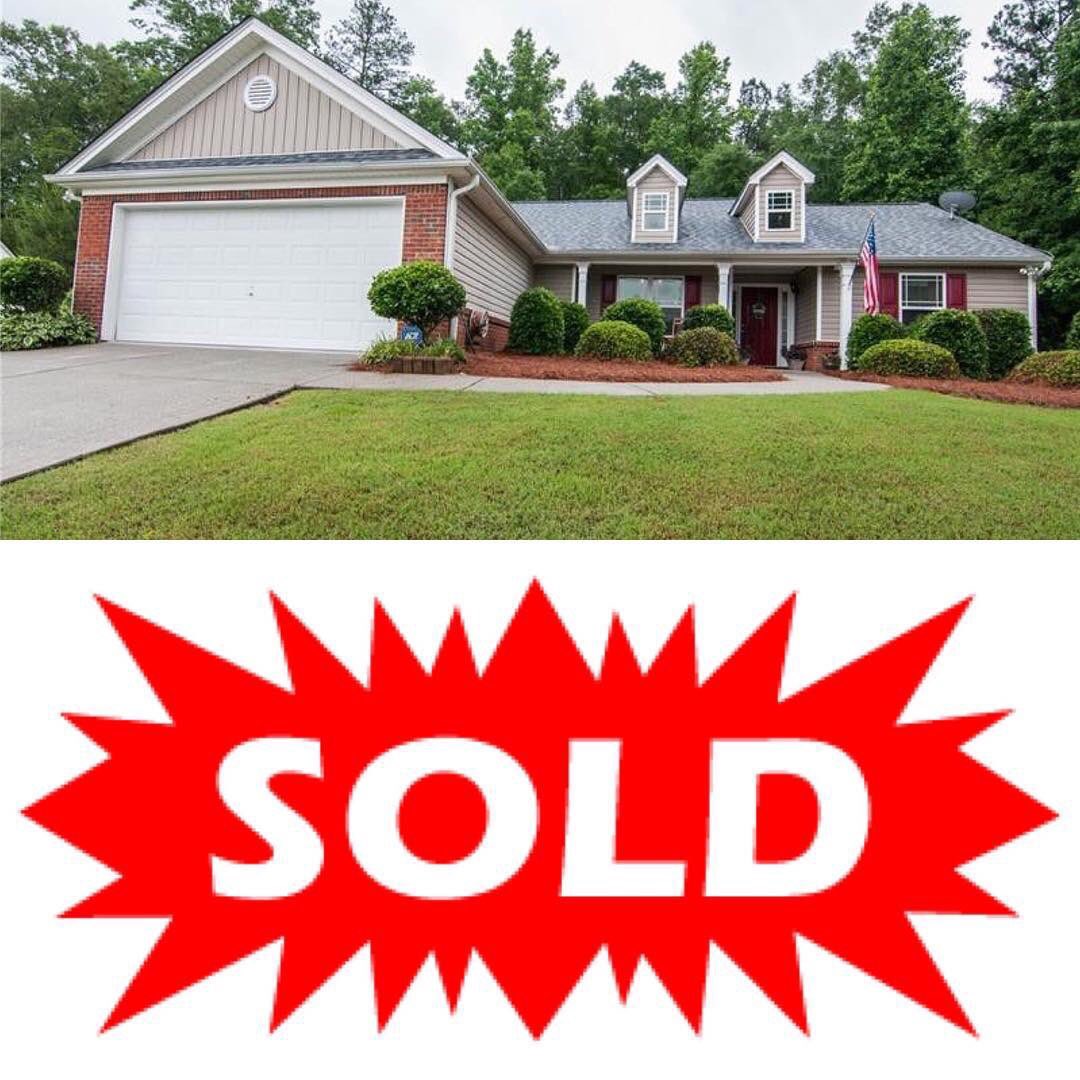 RRTbroker's tweet photo. ✨🏡 Georgia residents, Robin here, Broker/owner for Robin Rae Realty. Are you looking to buy or sell a home? Contact me now! 🏡✨ Visit https://t.co/GsxLeakUUQ https://t.co/Lx6VSsAO8T