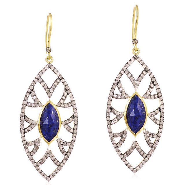 MeghnaJewels's tweet photo. Bora Bora #earrings in lapis and #diamonds highlighted in signature pave arches! #MEGHNAJEWELS ✨
✨
✨
#jewelryaddict #instajewelry  #jewellery #jewelry #fashionista  #couturedailydose  #jewelrygram #handmadejewelry  #jotd  #uniquejewelry #fashionjewel… https://t.co/xB2JAJ5br7 https://t.co/iEj42gycYL