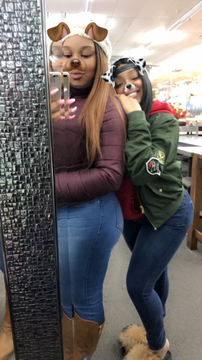 TheREALChassy's tweet photo. Bff/Sista/MyMfnDawg♥️ @toookeyy 👯‍♂️ https://t.co/NVj663qM73