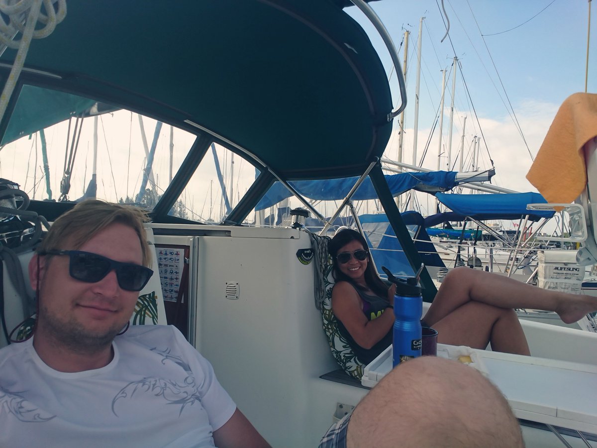 SunsetAvalon's tweet photo. The sailing Team! ⛵
#sailingAvalonSunset #sailboat #team #beneteau #beautiful #vlog #sailing #skipper #lifestyle #amazing #boating #beneteau323 #marine #sailingvlog #liveaboard #travelvlog #getoutside #optoutside #adventure #tinyhome #cruising #sailingphotography #sailinglife https://t.co/ikIhJDXN5h