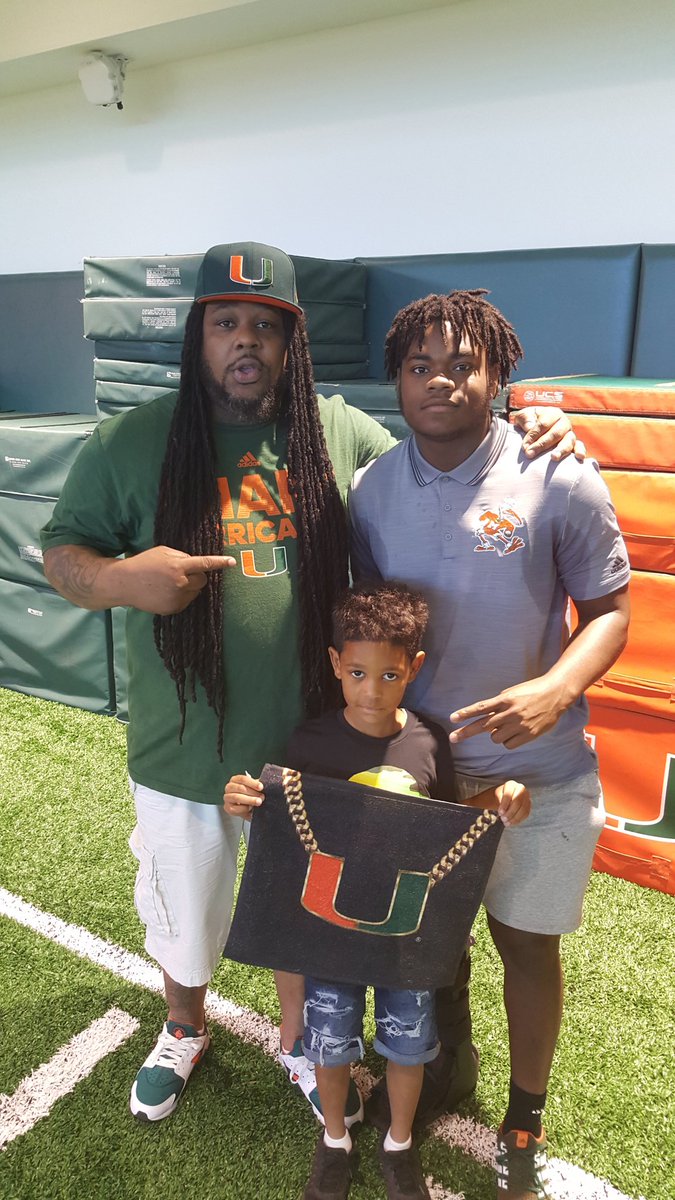 Coach_Nemo99's tweet photo. My Kari really enjoyed himself today at UMs indoor facility. He couldn't sit still for a second, I was lucky enough to catch him to take these pics ..lol!  #LetsGoCanes #UMFootball #AlBlades #CamHarris #DjDallas #G5Greg #GeraldMincey #HUUUUUGGE🏌️‍♂️ https://t.co/fO1v27cQG6