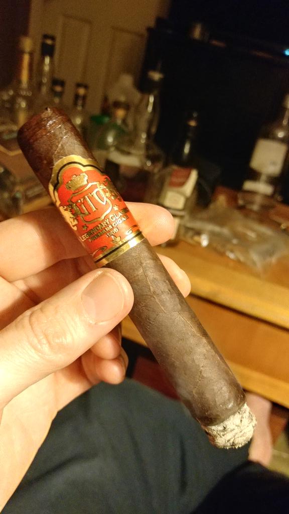 cigarweekly's tweet photo. Those who know smoke @GTOCigars ! And if you're going to @StogieFest in Jacksonville this coming weekend, you'll be amongst the ones who know! Come, join Dr Oscar Rodriguez - Air Force surgeon and brand owners, live at #stogiefest!
#CigarWeekly #cigarlife #cigars https://t.co/fwwWcqQlwn