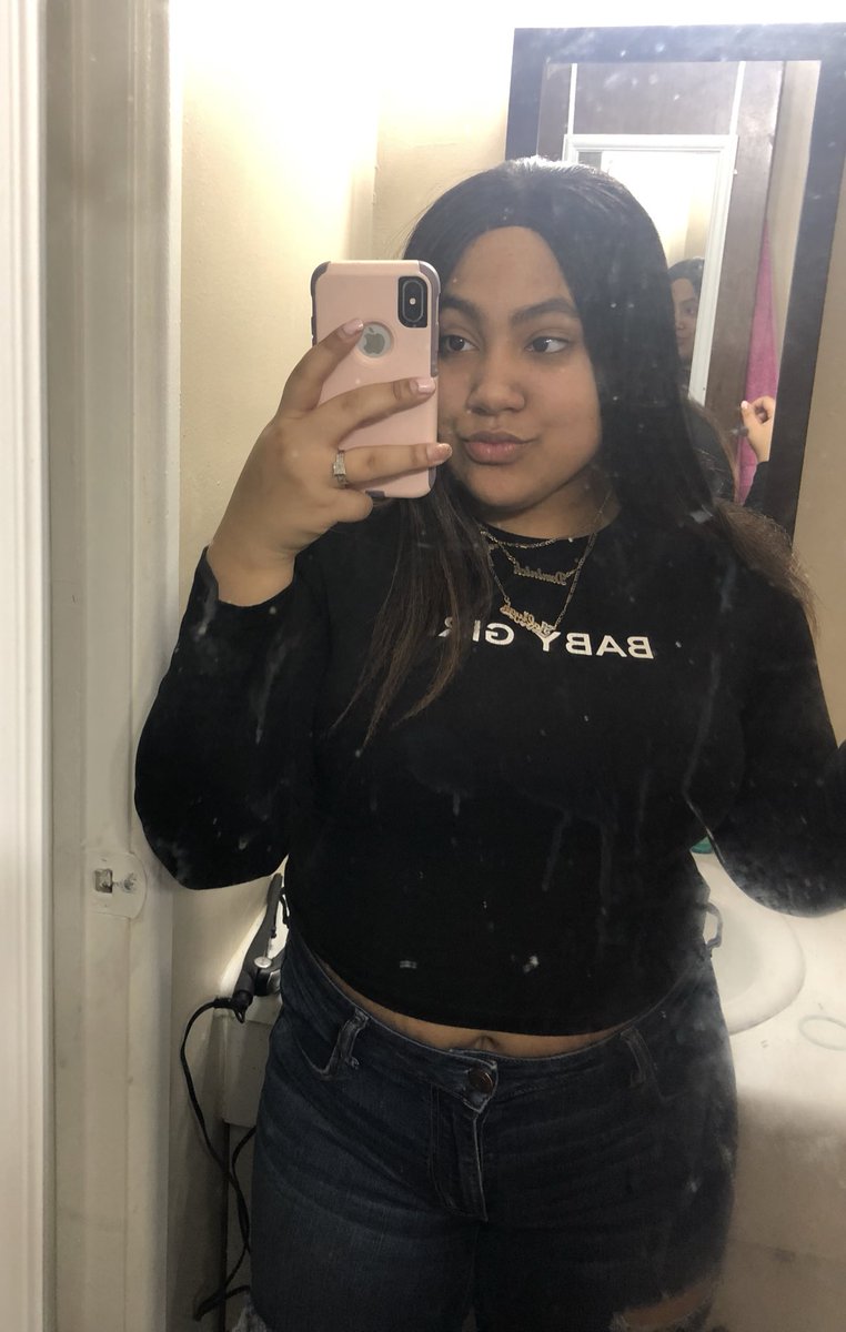 _Latinxbrat's tweet photo. I never post selfies smh https://t.co/CFgp2p4nJ4