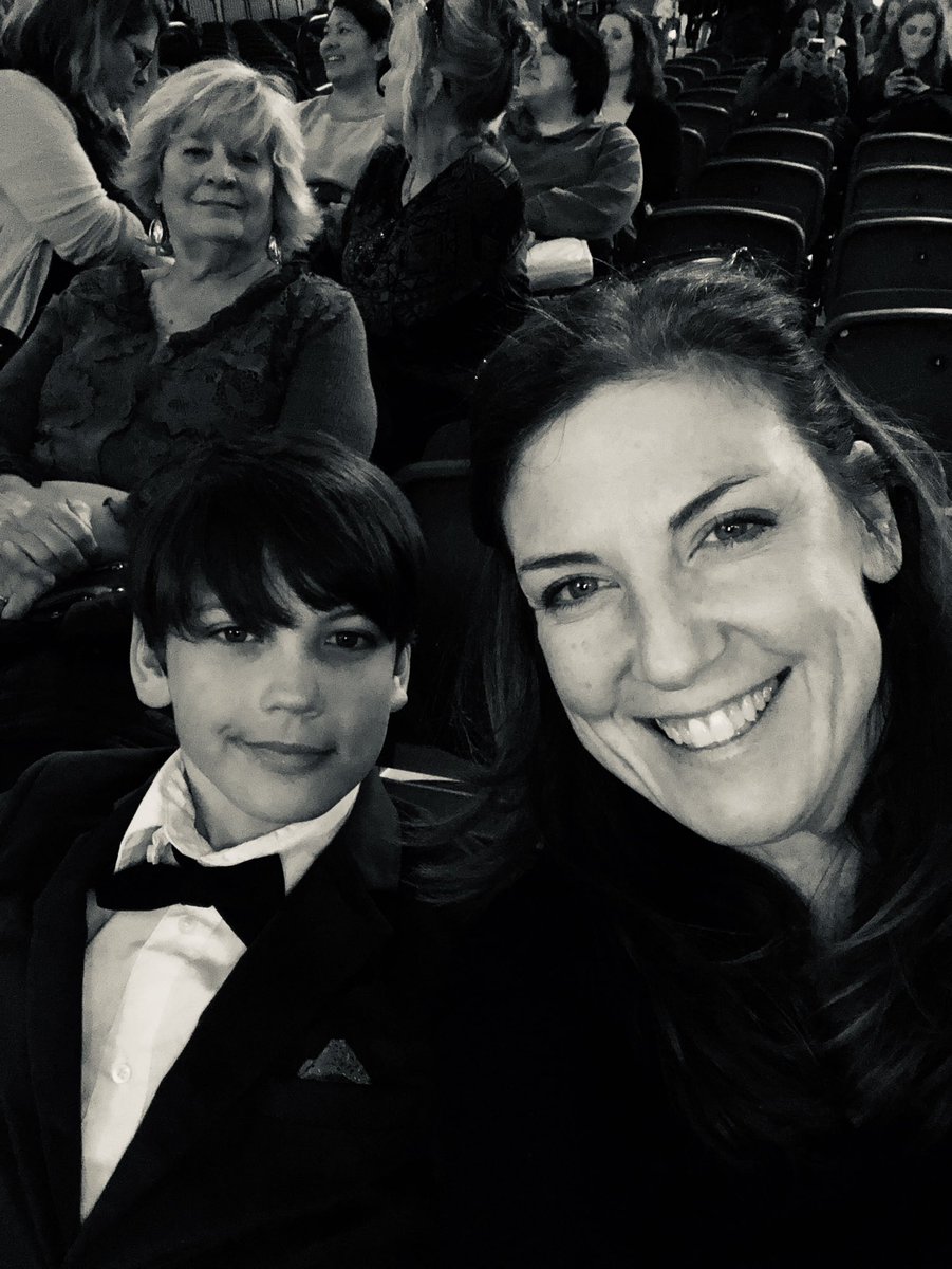 msjackiepayne's tweet photo. We love strong women! #iambecoming #michelleismagical https://t.co/UUlPx0Fvdv