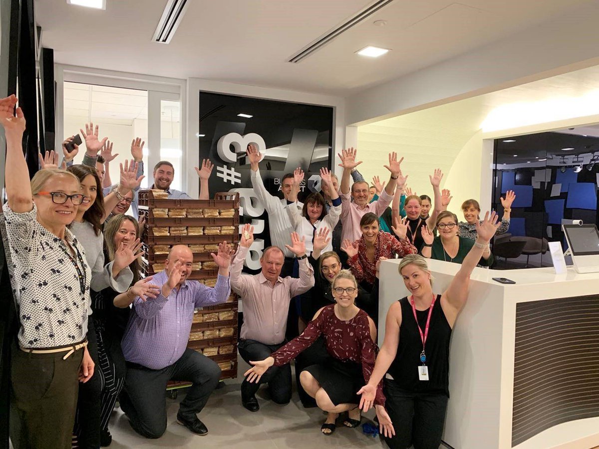 Data3Limited's tweet photo. Data#3 #Melbourne spent this morning making over 1,000 sandwiches in support of @EatUpAustralia. Their great teamwork and sandwich-making skills will help hungry school kids in 28 Victorian primary schools this week! #Data3Community https://t.co/glUVHF6yeX