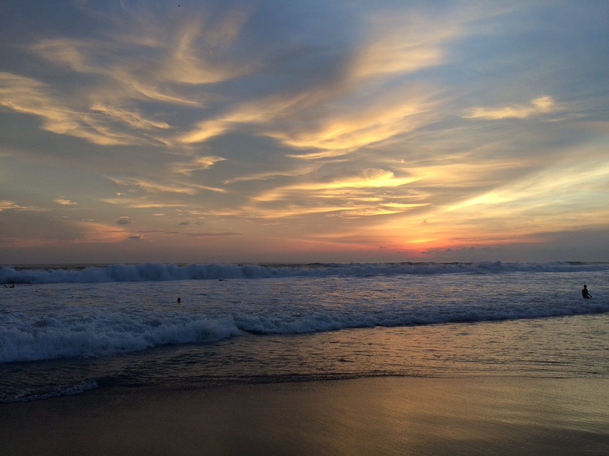 JustCallMeBi's tweet photo. I know mountains are great, but... 

(Bali, Indonesia 🇮🇩)

@RealSaltLife #ThePhotoHour #SaltLife @spann @EarthandClouds @PicPoet #StormHour #travel #ocean https://t.co/M5T2qiEGJT