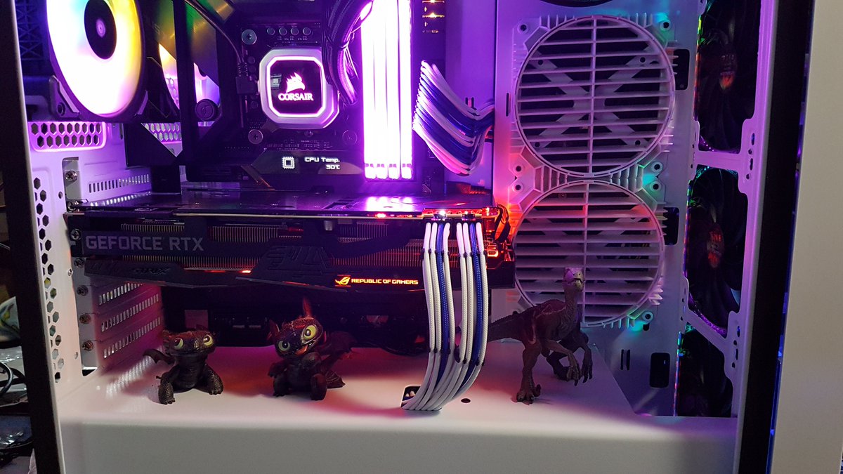 Drakkorpublic's tweet photo. And the new big beast 2.0 is born ! 😈#computerporn #computerbuild #Asus #gaming https://t.co/XmQblrqx0g
