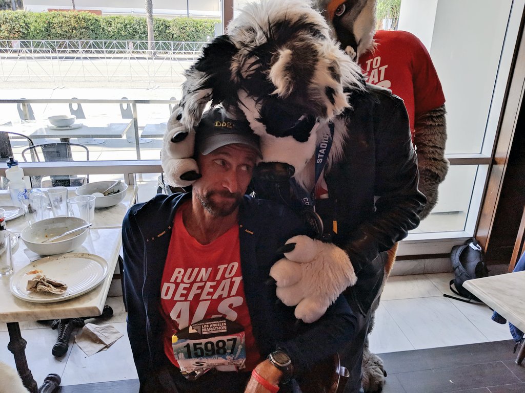 TripECollie's tweet photo. Ppl that know me realize I enjoy supporting, promoting & helping others. The part I have a hard time with is taking credit. When @dogbomb1 did this I lost it in suit (in a good way). It's hard to talk when you're horse from yelling & emotional as heck.
๐ธ @EdBoscoVA
#TeamTonyALS https://t.co/p41gMOU98g